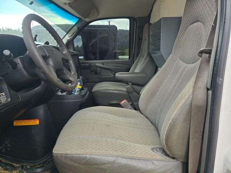 TITLE-2004 GMC  SAVANA