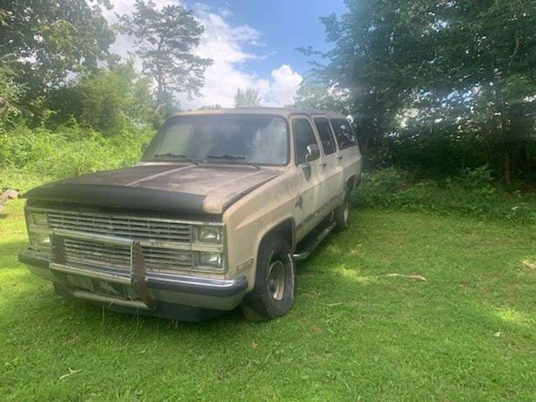 1984 CHEVROLET  SUBURBAN