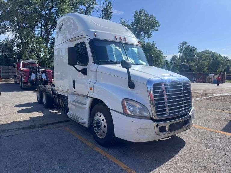 2016 FREIGHTLINER  CASCADIA