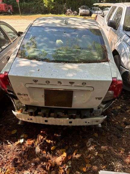DERELICT PARTS ONLY -2011 VOLVO  S40
