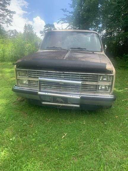 1984 CHEVROLET  SUBURBAN