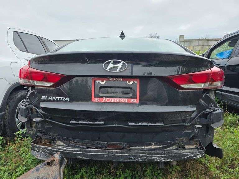 2018 HYUNDAI  ELANTRA