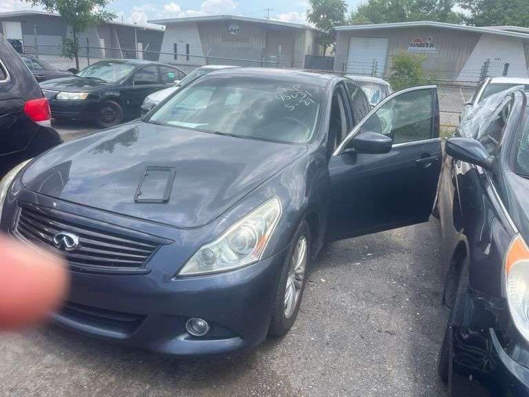 2010 INFINITI  G37