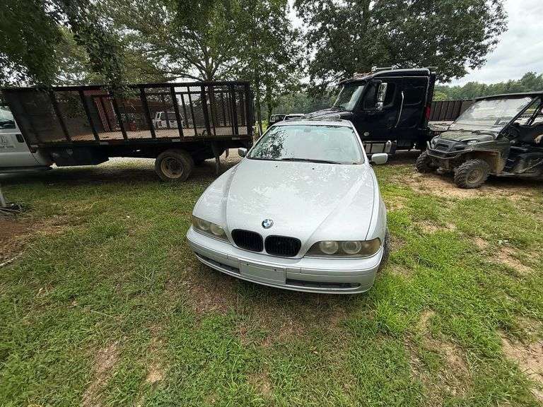 2002 BMW  540I
