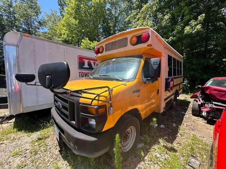 2012 FORD  E-350