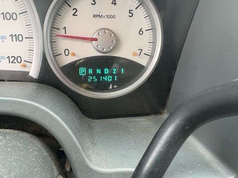 2005 DODGE  DAKOTA