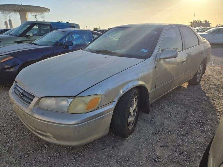 REBUILT SALVAGE-2001 TOYOTA  CAMRY