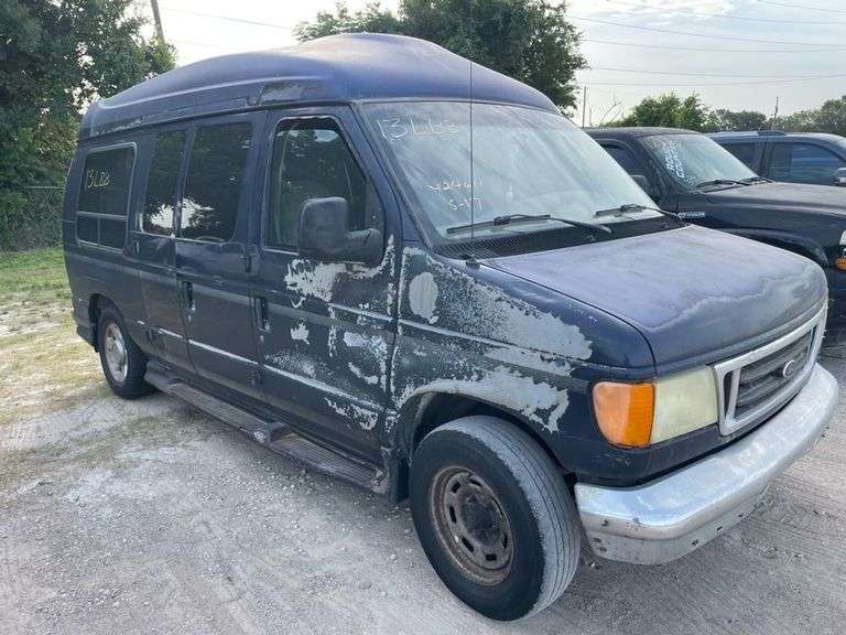2006 FORD  E-150
