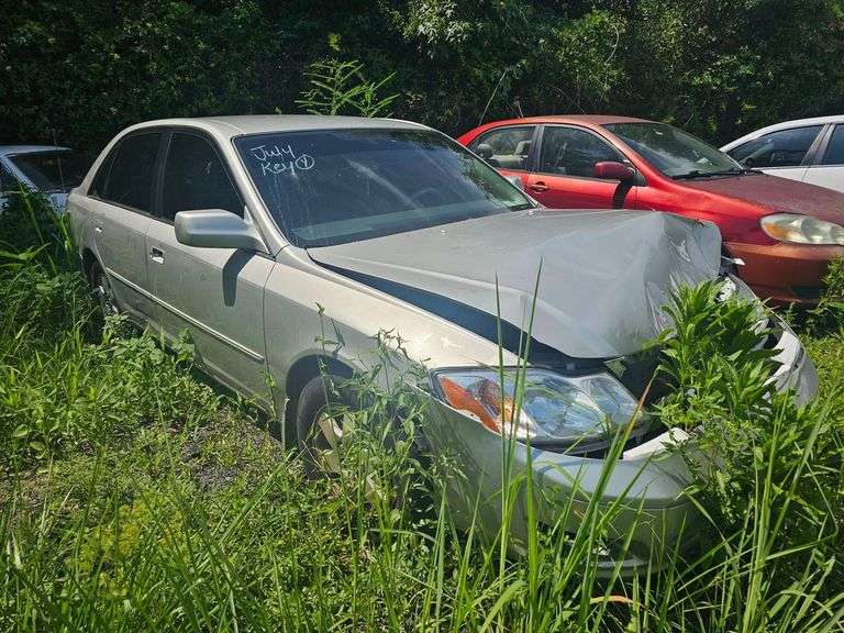 2002 TOYOTA  AVALON