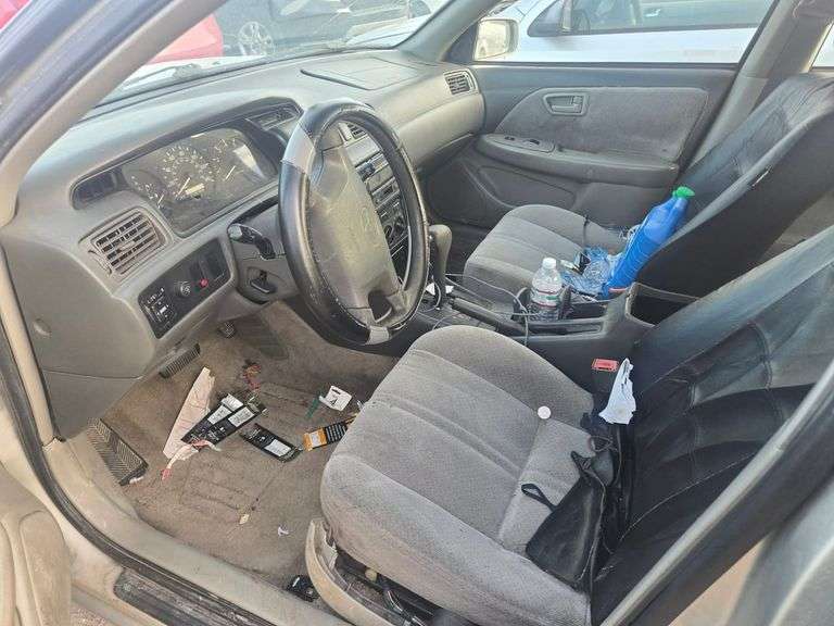 2001 TOYOTA  CAMRY