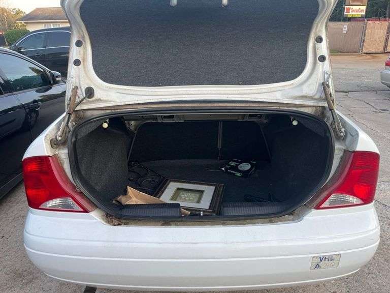 2001 FORD  FOCUS