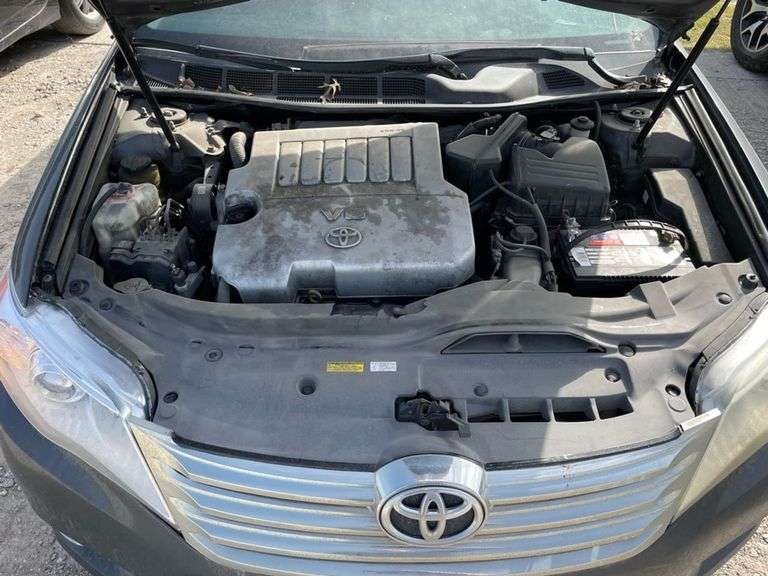 2011 TOYOTA  AVALON