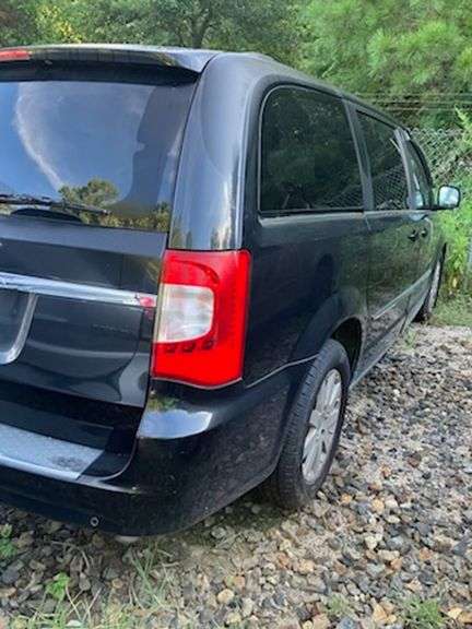 2011 CHRYSLER  TOWN AND COUNTRY