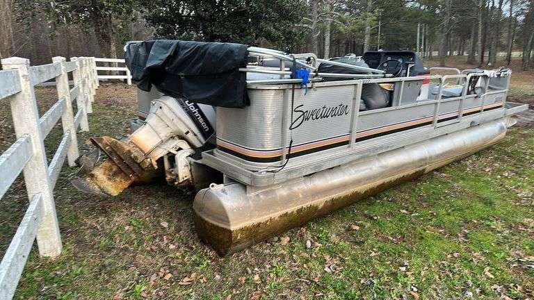 - SWEETWATER  PONTOON