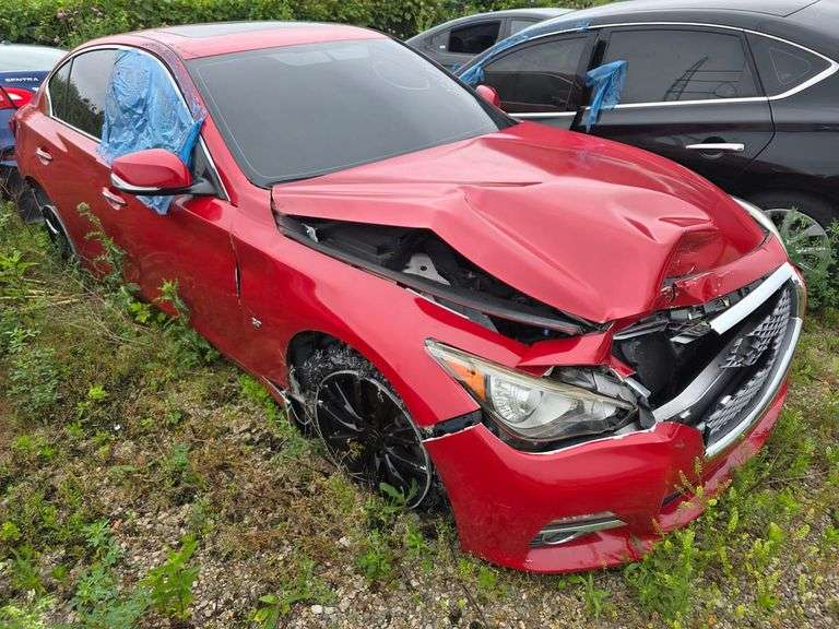 2015 INFINITI  Q50