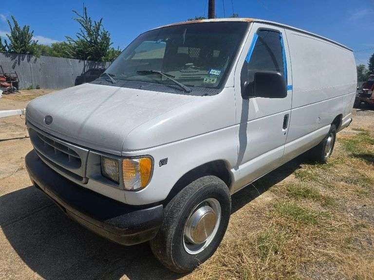 2002 FORD  E-250
