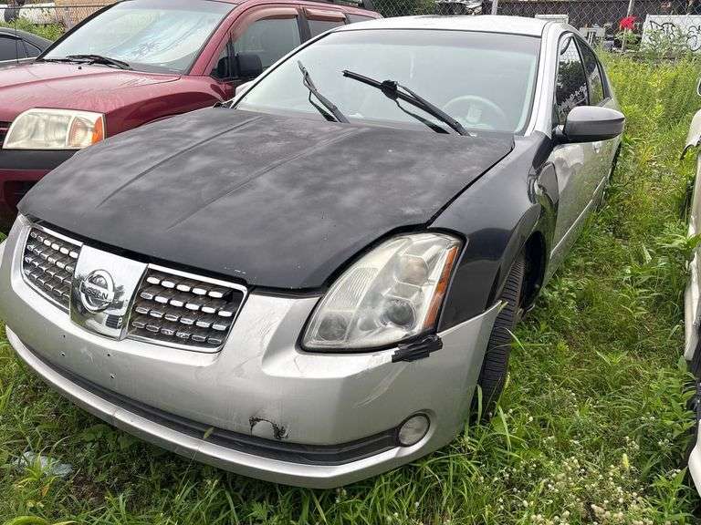 2004 NISSAN  MAXIMA