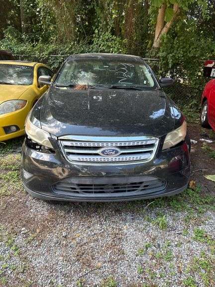 DERELICT PARTS ONLY -2011 FORD  TAURUS