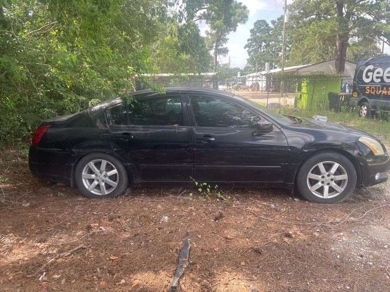 2005 NISSAN  MAXIMA
