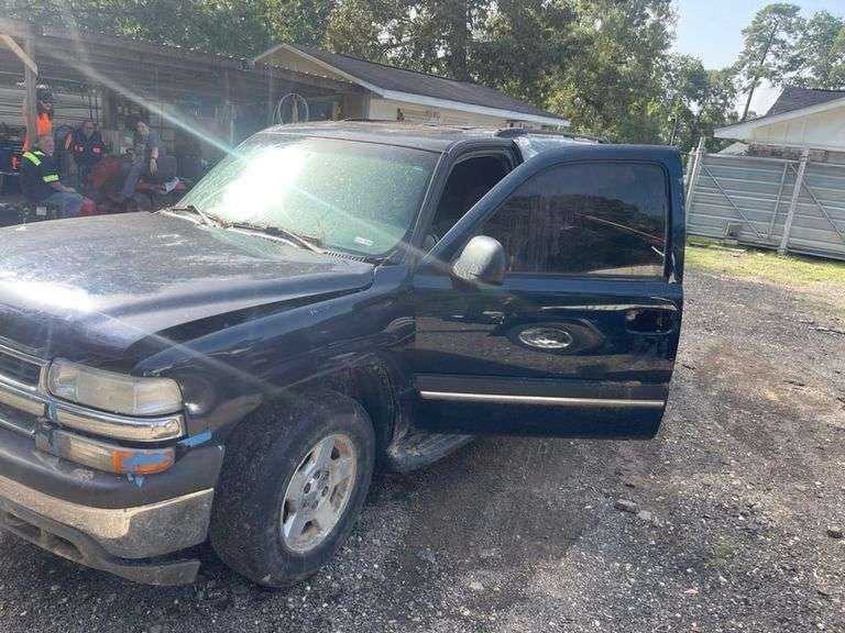 2004 CHEVROLET  TAHOE