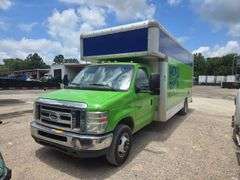 2013 FORD  E-450