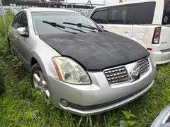 2004 NISSAN  MAXIMA