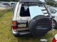 1996 NISSAN  PATHFINDER