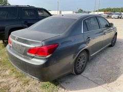 2011 TOYOTA  AVALON