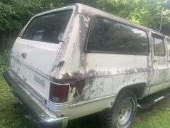 1984 CHEVROLET  SUBURBAN