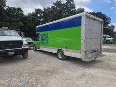 2013 FORD  E-450