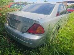 2002 TOYOTA  AVALON