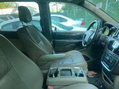 2011 CHRYSLER  TOWN AND COUNTRY