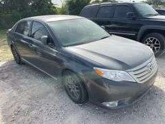 2011 TOYOTA  AVALON