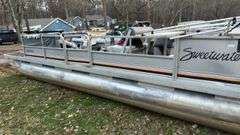 - SWEETWATER  PONTOON