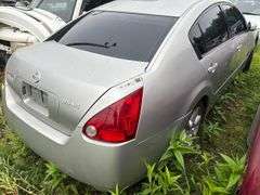 2004 NISSAN  MAXIMA