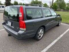 Clean Title - 2004 VOLVO  V70