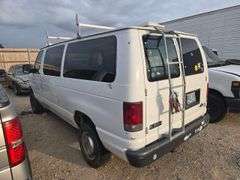 2004 FORD  E-350
