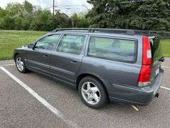Clean Title - 2004 VOLVO  V70