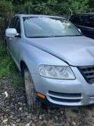 2004 VOLKSWAGEN  TOUAREG
