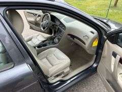 Clean Title - 2004 VOLVO  V70
