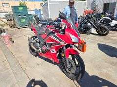 2017 HONDA  CBR300R