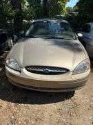 DERELICT PARTS ONLY -2002 FORD  TAURUS