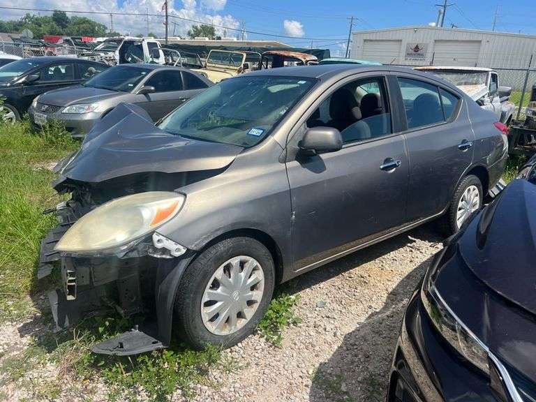 2012 NISSAN  VERSA