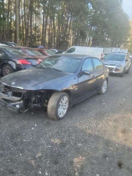 DERELICT/PARTS ONLY - 2006 BMW  325I