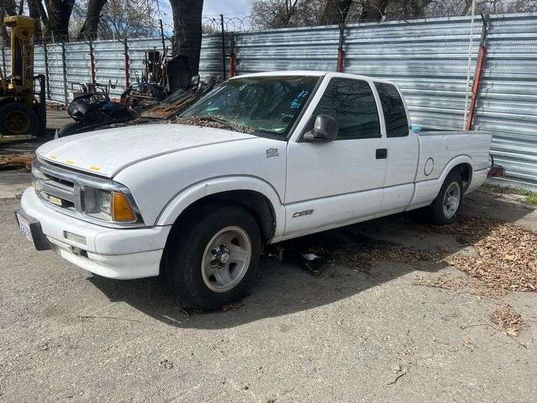 1996 CHEVROLET S-10 PICKUP
