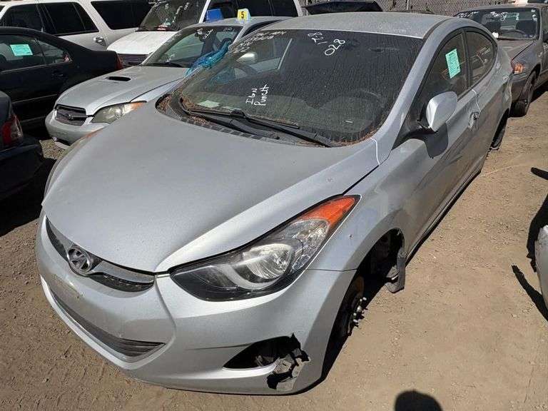 2013 HYUNDAI  ELANTRA