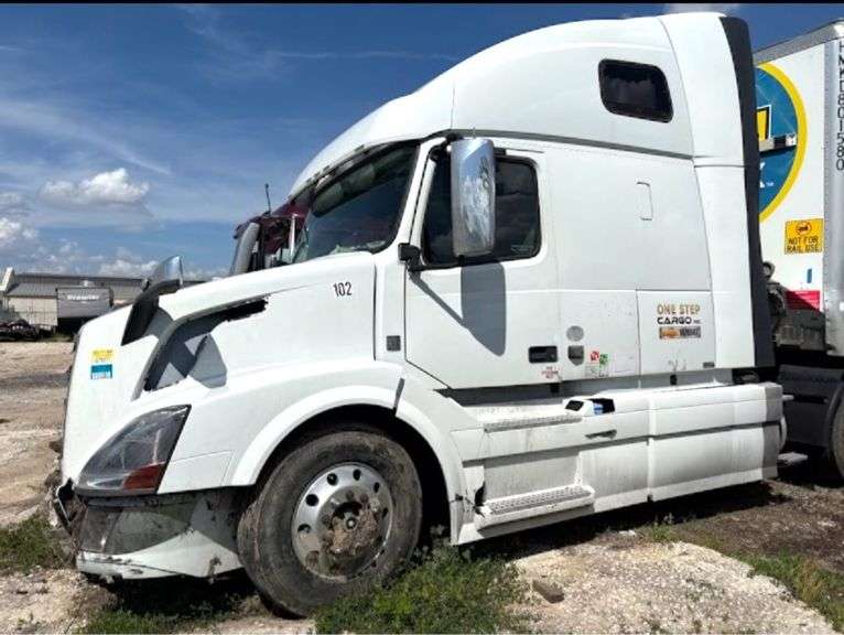 2018 VOLVO TRUCK VNL