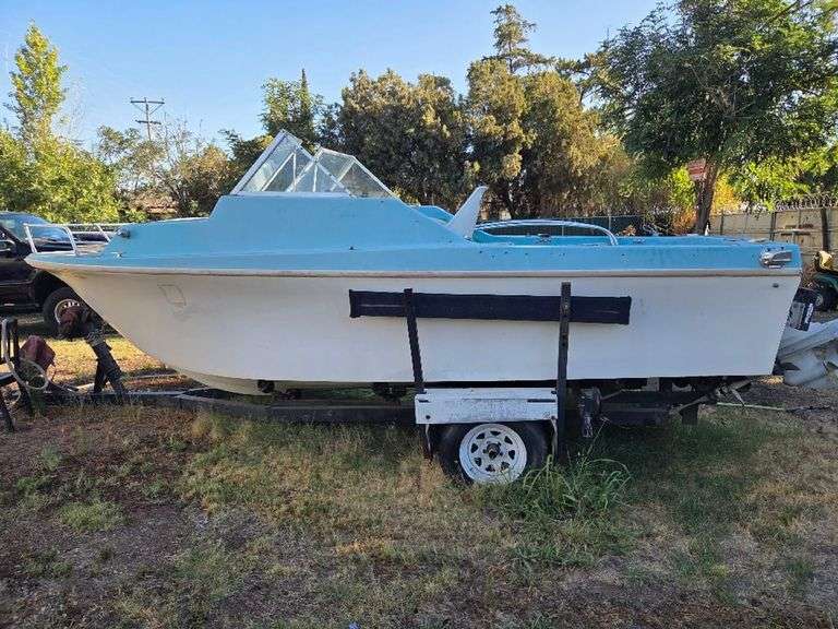 1971 BRAMCO BOAT AND TRAILER  18 FT