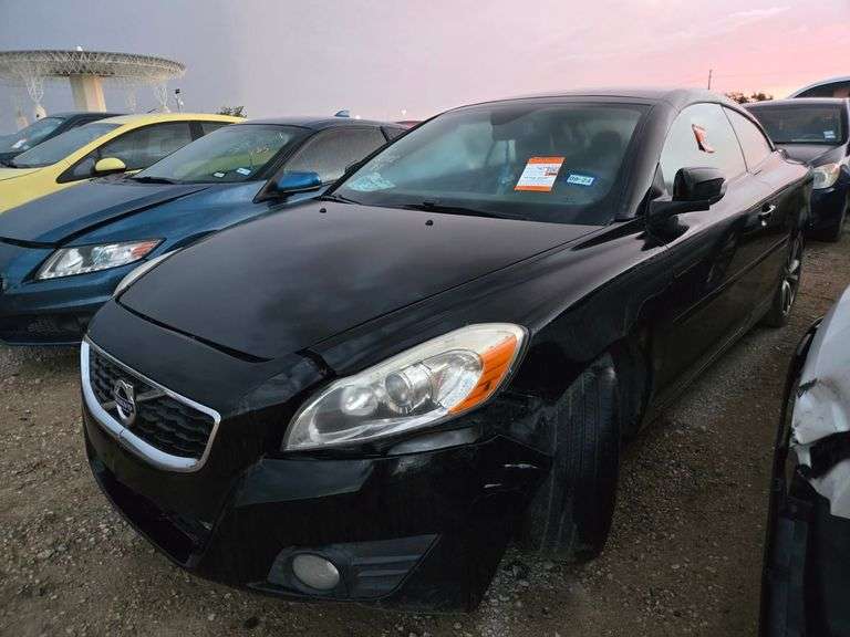 2012 VOLVO  C70