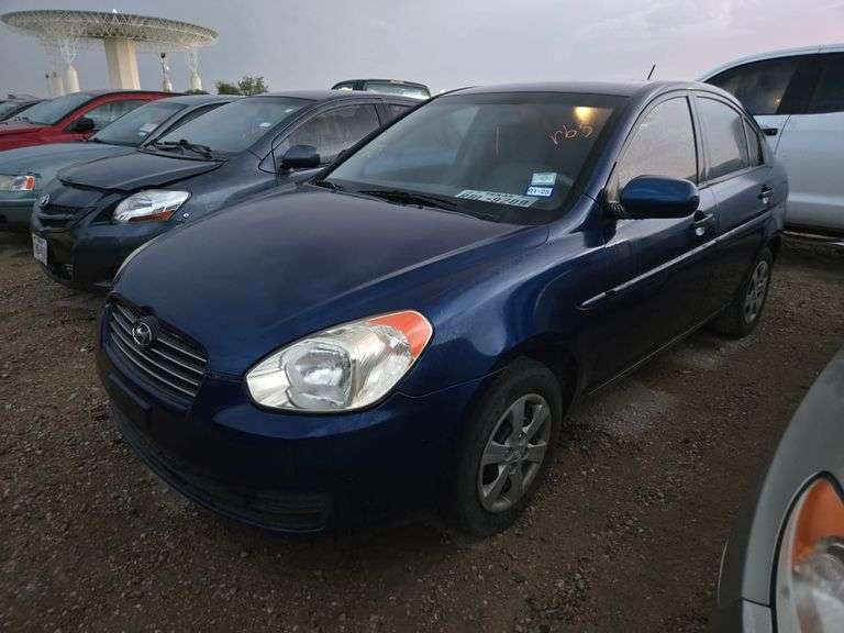 REBUILT SALVAGE***2010 HYUNDAI  ACCENT